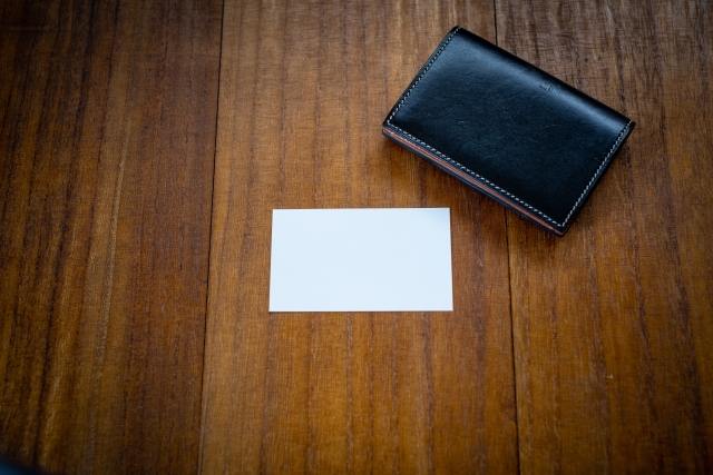 初対面で差がつく！印象に残る名刺デザイン術｜選ばれる人のブランディング戦略